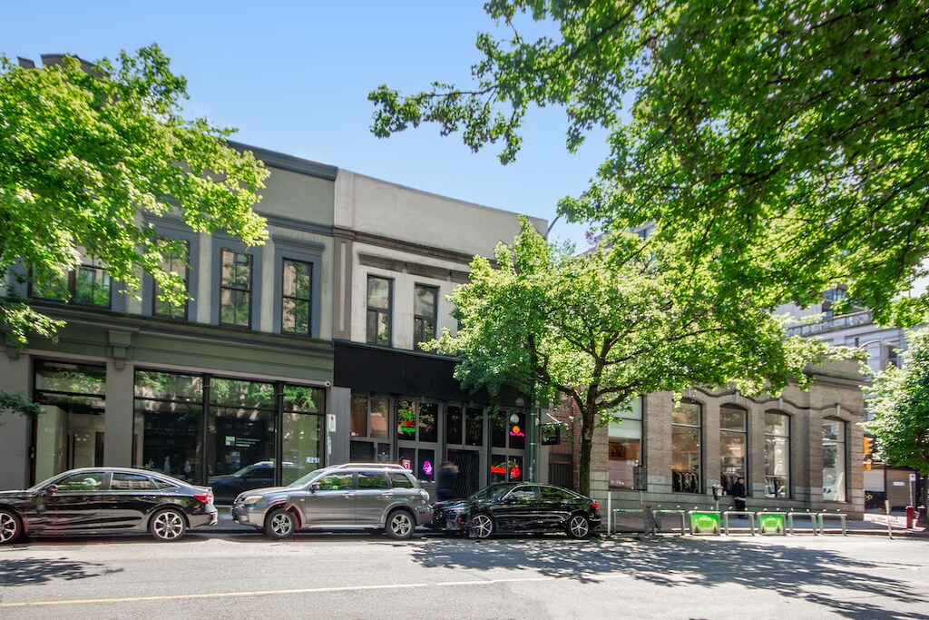 234-238 Abbott St, Vancouver, BC à louer Photo du bâtiment- Image 1 de 38