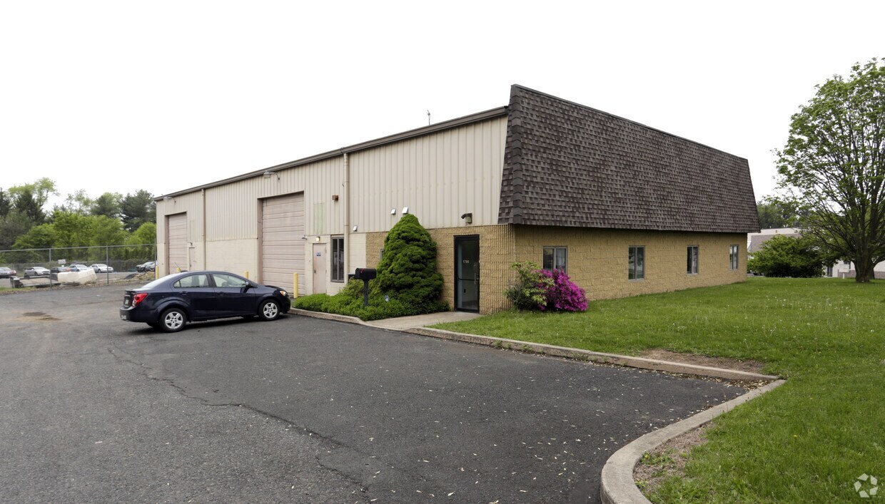 1795 Stout Dr, Warminster, PA for lease Interior Photo- Image 1 of 7