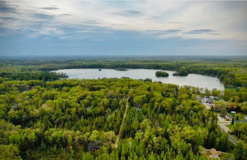 2212 Clear Lake Road, West Branch, MI à vendre - Aérien - Image 1 de 2