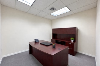 2625 Ponce de Leon Blvd, Coral Gables, FL for lease Interior Photo- Image 2 of 5
