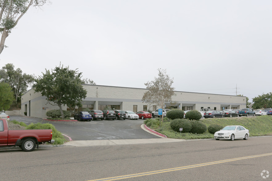 2151 Las Palmas Dr, Carlsbad, CA for lease - Building Photo - Image 1 of 22