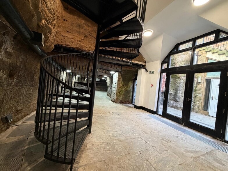 Church St, Mansfield for lease - Building Photo - Image 3 of 9
