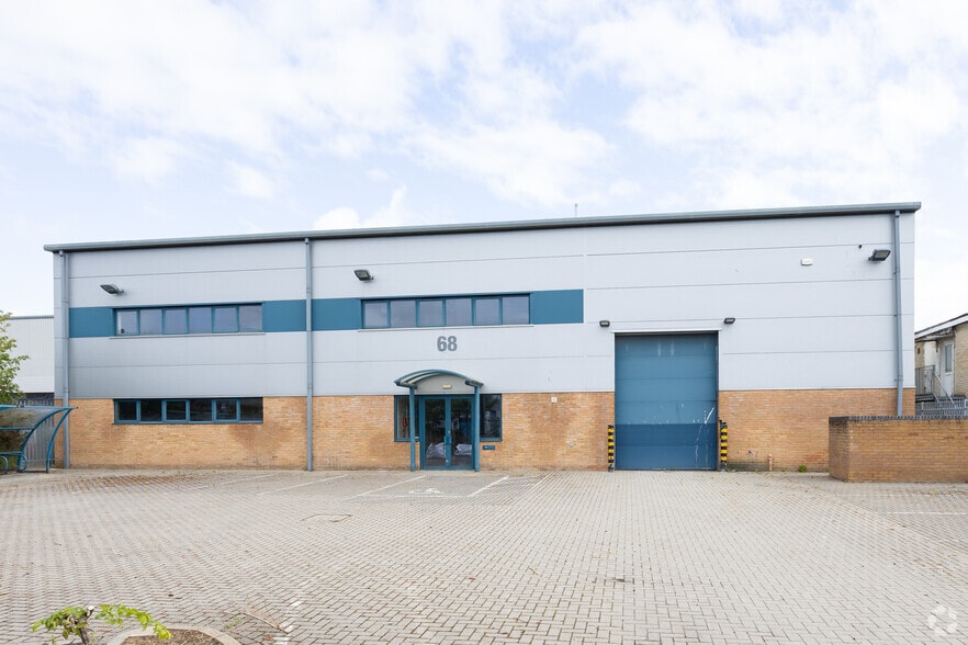 68 Holmethorpe Ave, Redhill à louer - Photo du bâtiment - Image 2 de 2