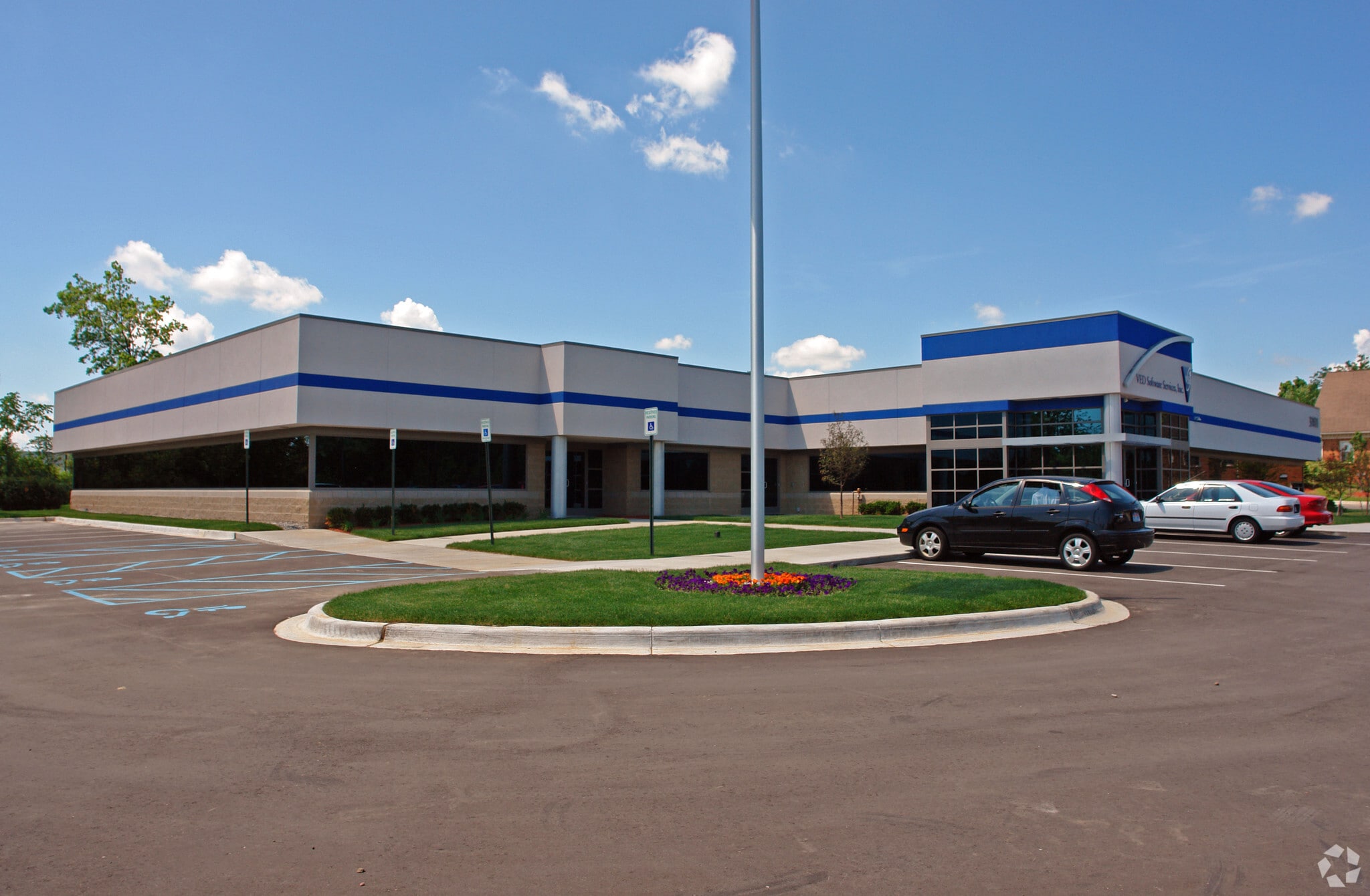 37811 W 12 Mile Rd, Farmington, MI for lease Primary Photo- Image 1 of 9