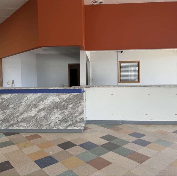 1900 E Pawnee St, Wichita, KS à vendre - Photo du bâtiment - Image 3 de 9