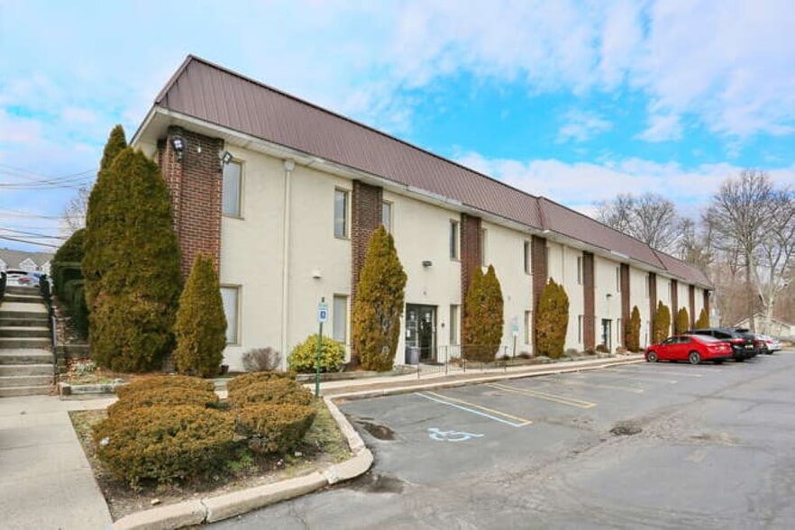 236-246 N Main St, New City, NY for lease - Building Photo - Image 3 of 12