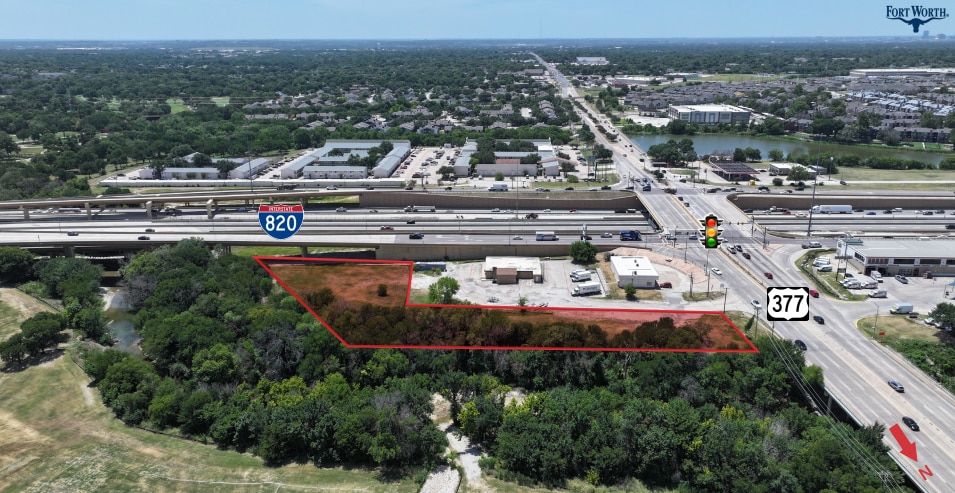 5210 Denton Hwy, Haltom City, TX à vendre - Photo du bâtiment - Image 1 de 2