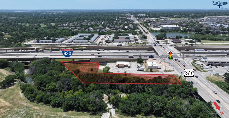 5210 Denton Hwy, Haltom City, TX à vendre - Photo du bâtiment - Image 1 de 2