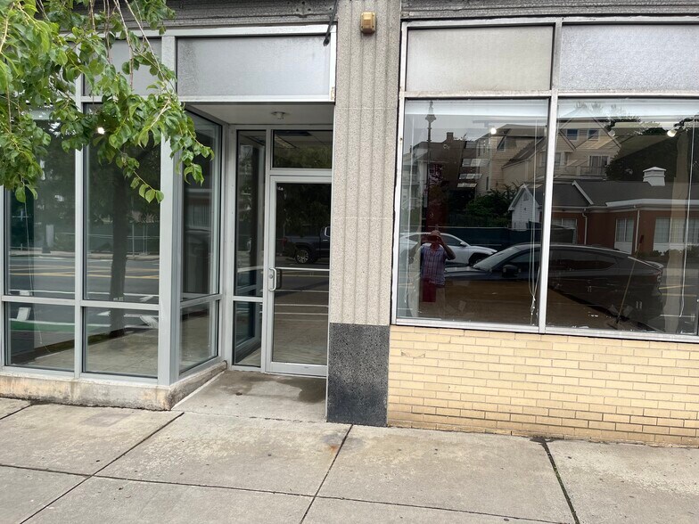 1904-1910 Centre St, West Roxbury, MA à louer - Photo du bâtiment - Image 2 de 3