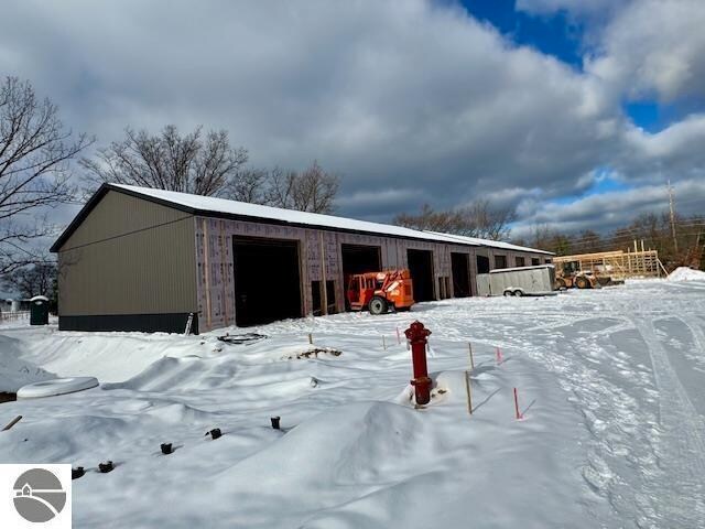 2407 Aero-Park ct, Traverse City, MI à vendre - Photo du bâtiment - Image 2 de 12