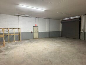 2326 Walden Dr, Augusta, GA for lease Interior Photo- Image 2 of 16