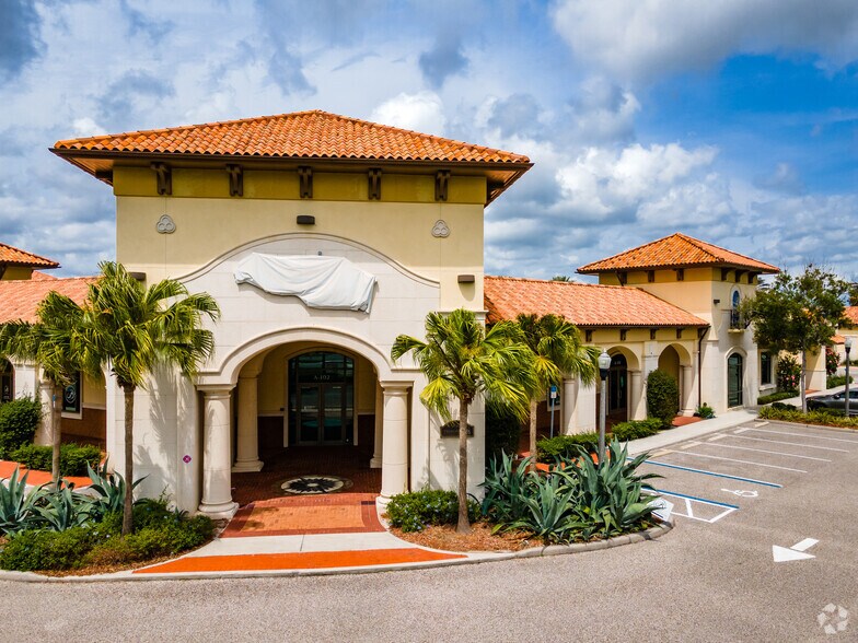 Little Rd, Trinity, FL à louer - Photo du bâtiment - Image 3 de 40