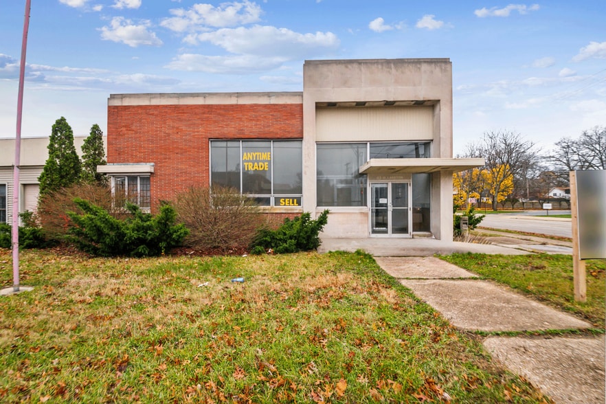 43 W Laketon Ave, Muskegon, MI for sale - Building Photo - Image 3 of 13