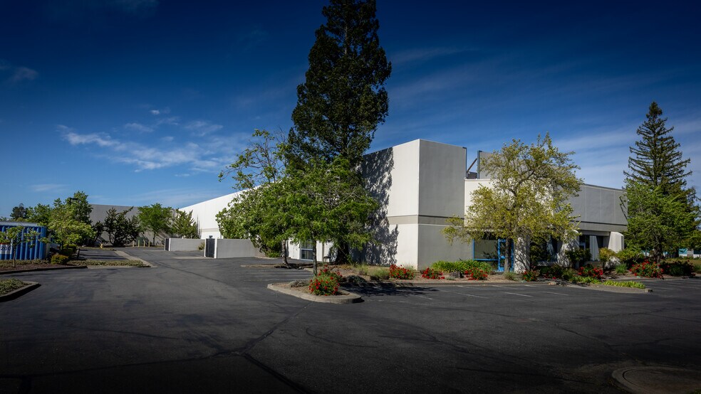 3601-3645 Westwind Blvd, Santa Rosa, CA for lease - Building Photo - Image 3 of 15