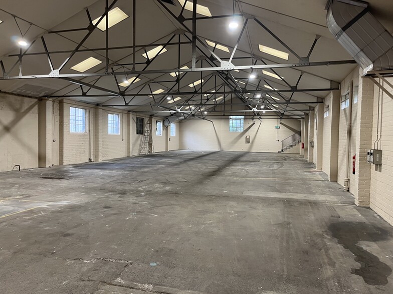 5-7 Sang Pl, Kirkcaldy for lease - Building Photo - Image 2 of 6