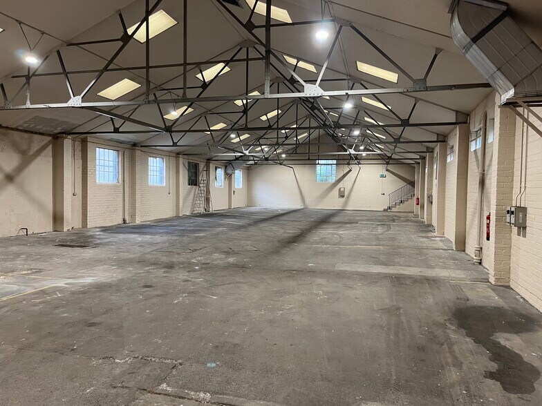 5-7 Sang Pl, Kirkcaldy à louer - Photo du bâtiment - Image 2 de 6