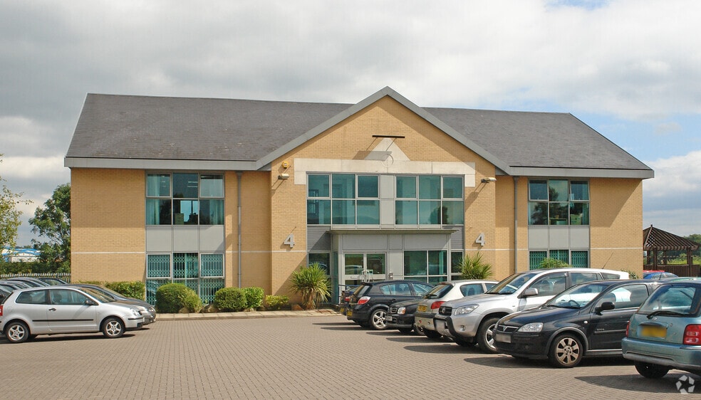 Calvin St, Bolton for lease - Primary Photo - Image 1 of 11