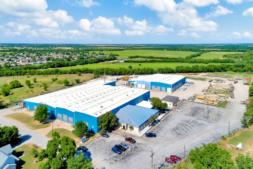 500 Randall St, Rhome, TX à louer - Photo du bâtiment - Image 2 de 21