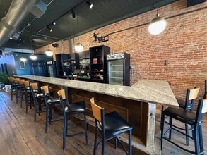 101-123 Main St, Dubuque, IA à louer Photo intérieure- Image 1 de 3