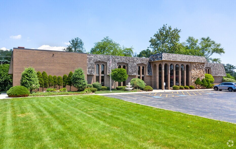 6420 W 127th St, Palos Heights, IL à louer - Photo du bâtiment - Image 1 de 17