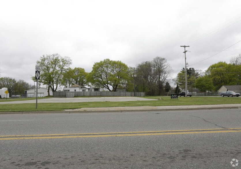 100 W Marks St, Greenville, MI for sale - Building Photo - Image 1 of 5
