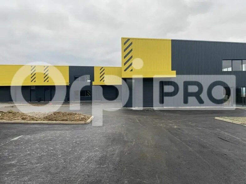 Local d'activités dans Frans à vendre - Photo du bâtiment - Image 1 de 7