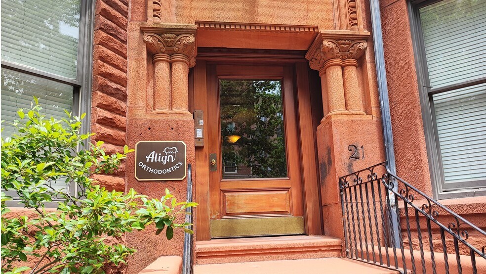 21 Bay State Rd, Boston, MA à louer - Photo du bâtiment - Image 1 de 2