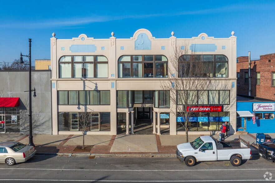 221 Main St, Nashua, NH à louer - Photo du bâtiment - Image 2 de 8