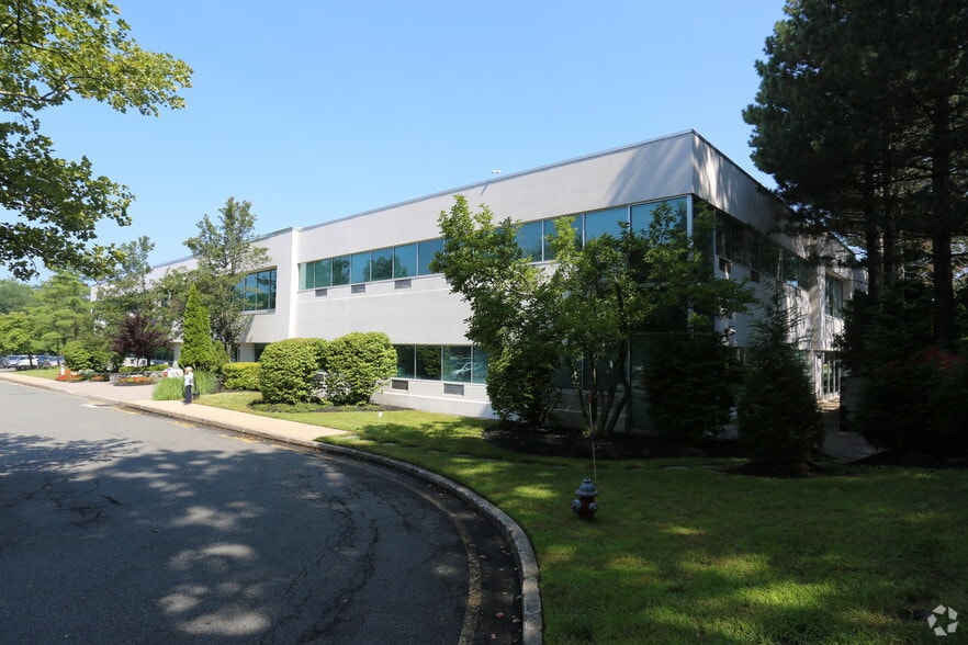 651 Old Mount Pleasant Ave, Livingston, NJ for lease - Building Photo - Image 3 of 13