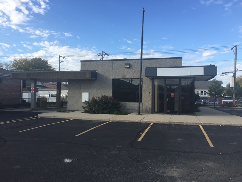 6000 W Montrose Ave, Chicago, IL for sale - Building Photo - Image 2 of 10