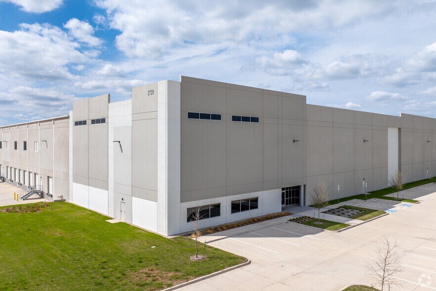 2720 Logistics Dr, Midlothian, TX à louer - Photo du bâtiment - Image 1 de 7