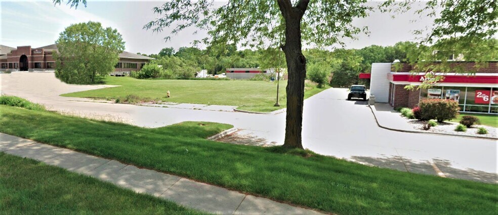 2931-2941 100th St, Urbandale, IA à vendre - Photo du bâtiment - Image 2 de 5