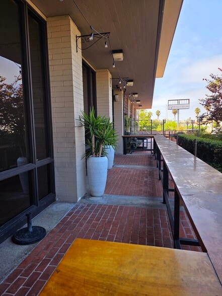 1055 Torrey Pines Rd, La Jolla, CA for lease - Building Photo - Image 3 of 6