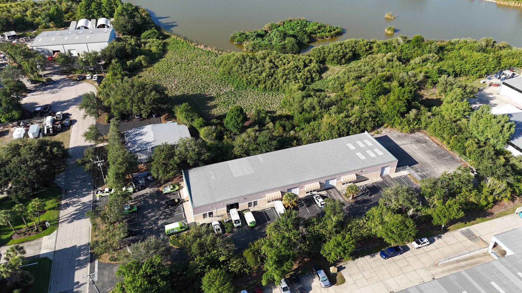 1052-1060 Endeavor Ct, Nokomis, FL for lease Building Photo- Image 1 of 36