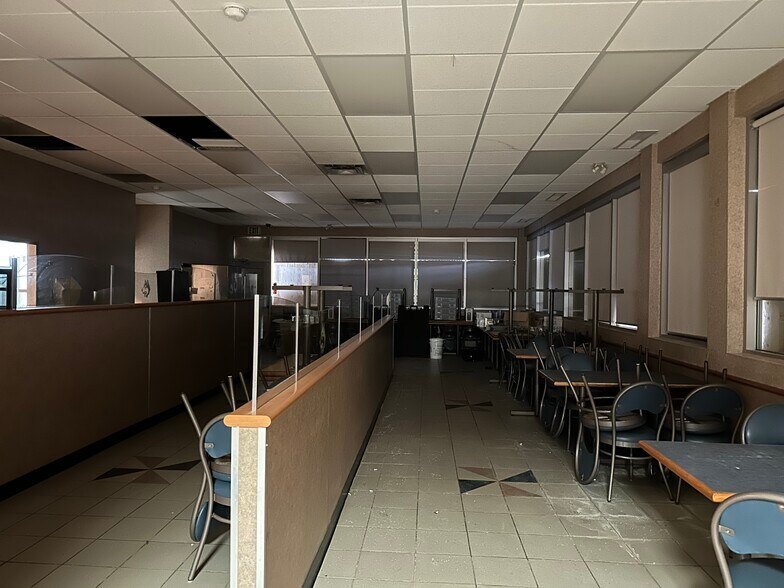 1041 14 Av, Wainwright, AB for lease - Building Photo - Image 2 of 6