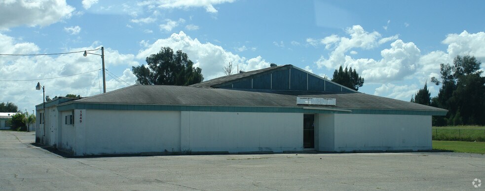 1351-1353 Old Pondella Rd, Cape Coral, FL à vendre - Photo du bâtiment - Image 3 de 10