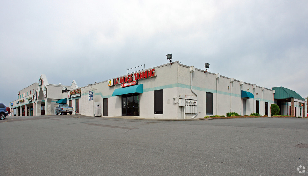 6000 Meadow Brook Mall Ct, Clemmons, NC à vendre - Photo principale - Image 1 de 1