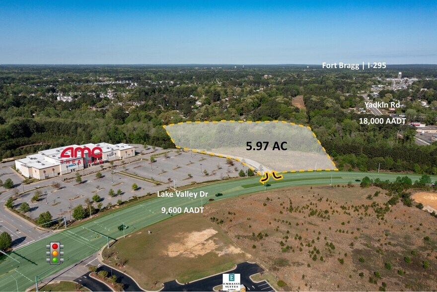 Lake Valley Rd, Fayetteville, NC à vendre - Photo du bâtiment - Image 2 de 10