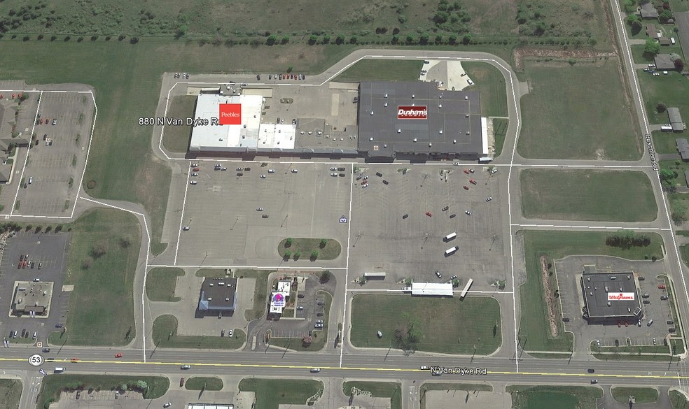 850-880 N Van Dyke Rd, Bad Axe, MI for sale - Building Photo - Image 1 of 2