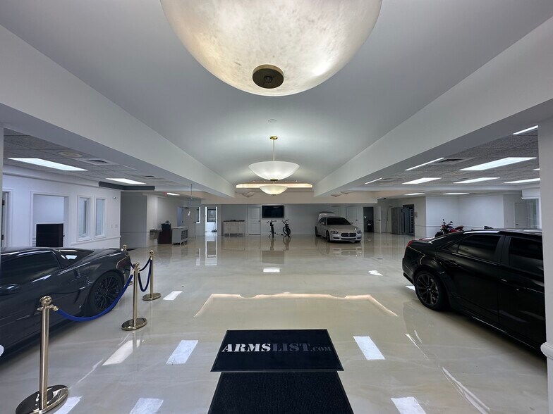 4025 Radio Rd, Naples, FL à vendre - Photo intérieure - Image 3 de 8