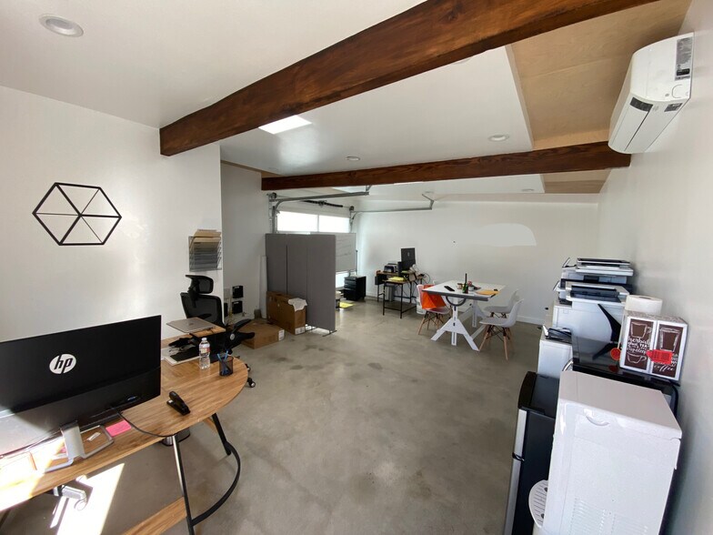 8727 Venice Blvd, Los Angeles, CA à louer - Photo du bâtiment - Image 3 de 4