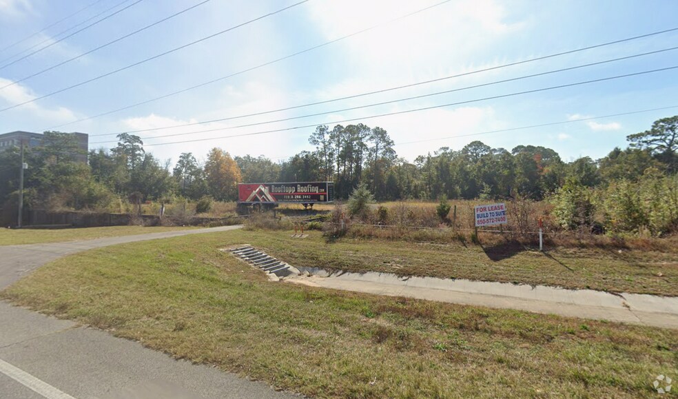 1437 Nine Mile Rd, Pensacola, FL à louer - Photo du bâtiment - Image 2 de 3