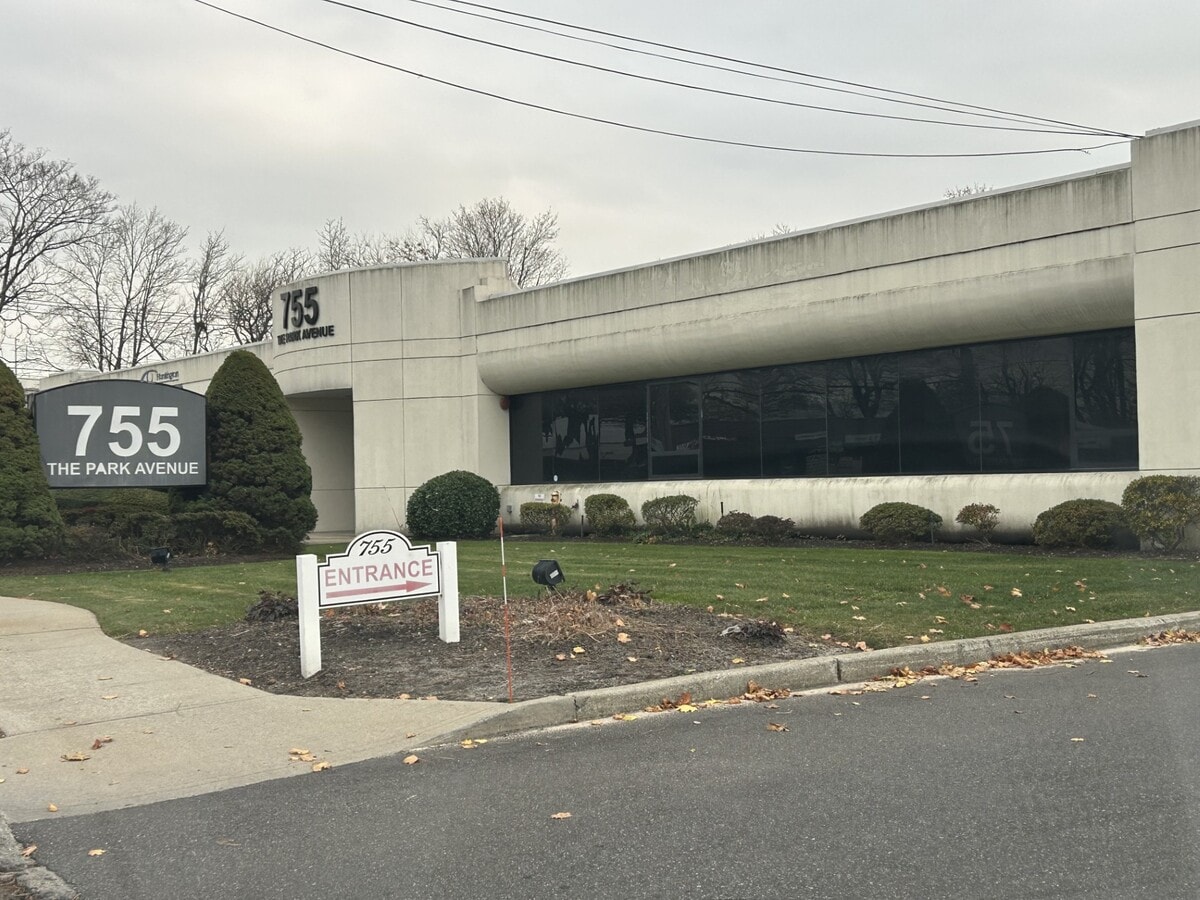 755 Park Ave, Huntington, NY 11743 - Unit 120 -  - Interior Photo - Image 1 of 10