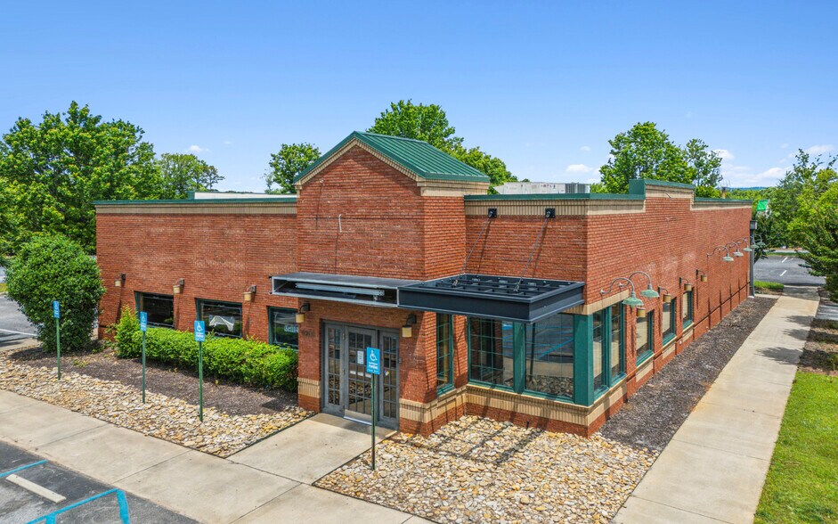 6200 White Horse Rd, Greenville, SC à louer - Photo du bâtiment - Image 1 de 8