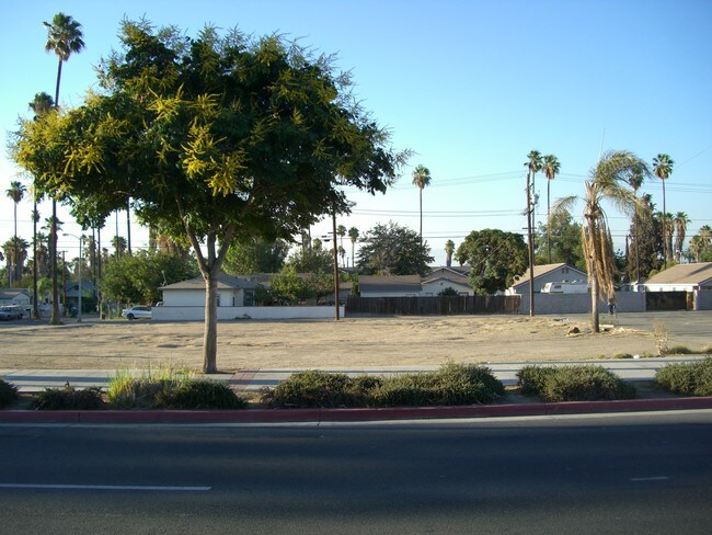 Plus de détails pour 1795 University Ave, Riverside, CA - Terrain à vendre
