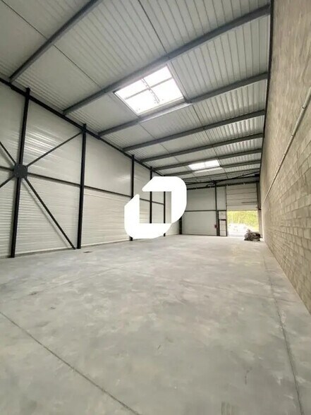 Office in Bussy-Saint-Georges for lease - Interior Photo - Image 2 of 5