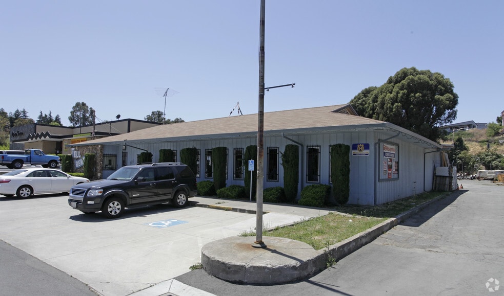 711 Admiral Callaghan Ln, Vallejo, CA for sale - Building Photo - Image 2 of 3
