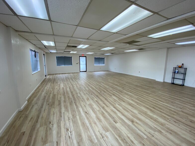 1117 Lone Palm Ave, Modesto, CA à louer - Photo du bâtiment - Image 1 de 8