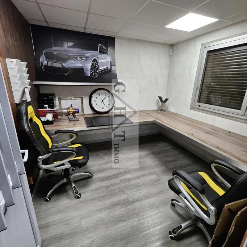 Office in Verrières-le-Buisson for lease Building Photo- Image 1 of 5