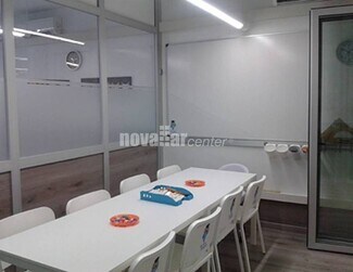 Plus de détails pour Multi-résidentiel à vendre